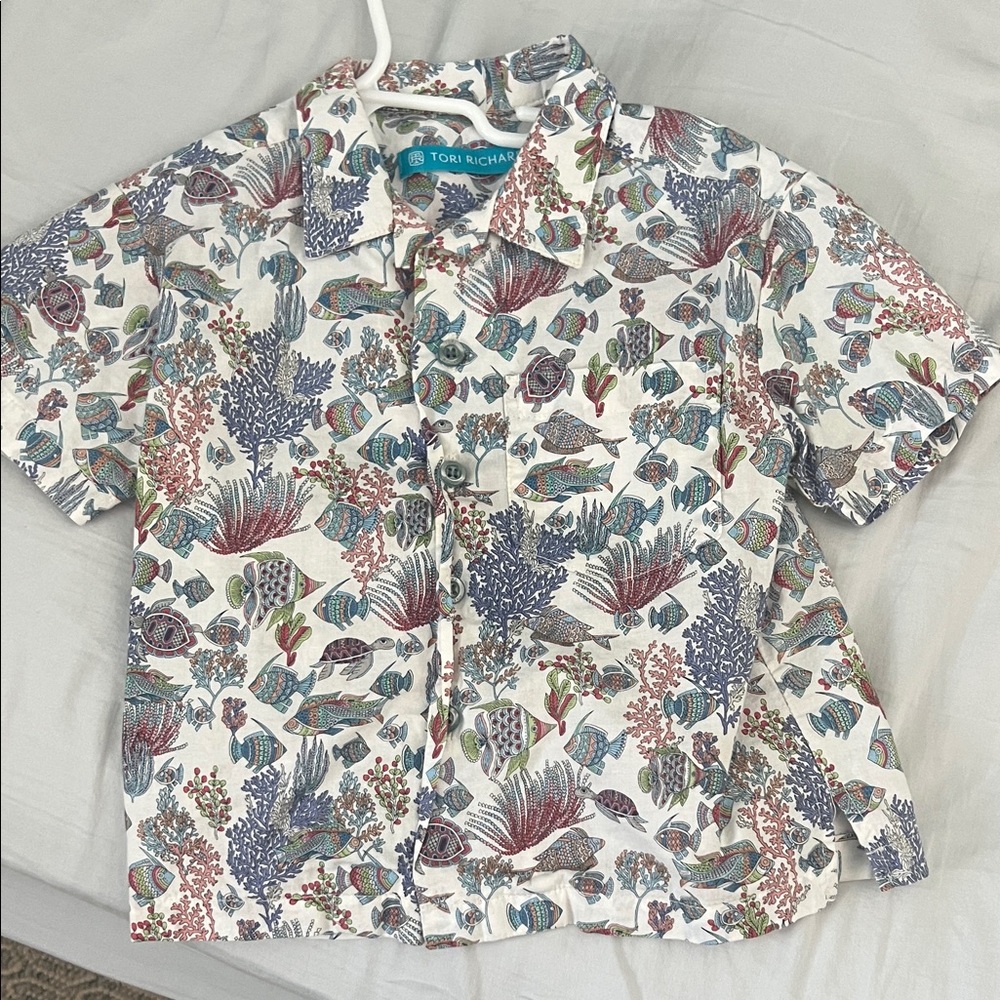 Tori Richard White Short-Sleeve Button-Down with Blue, Green & Coral Fish Print